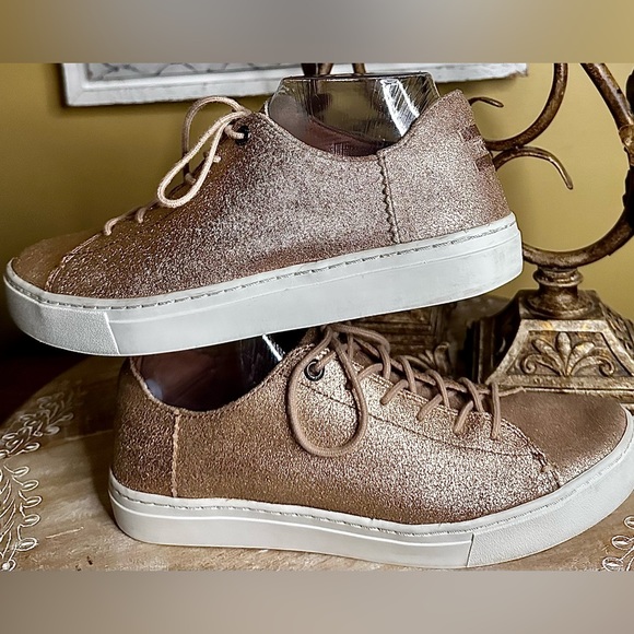 EUC Tom’s “Lenox” Metallic Leather Lace-up Sneaker in Rose Gold. Size 8.5 - Picture 5 of 11